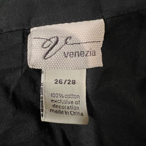 Venezia Cotton Black Floral Embroidered Lightweight Top Blouse Size 26/28 - Picture 6 of 7